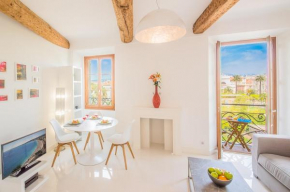 Sunlight Properties - BO - Hyper central, balcony, 5 mins to the beach